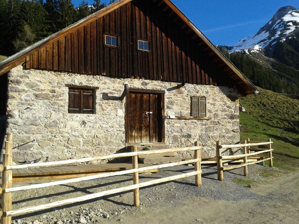 Haus Mattle Apartment Pettneu am Arlberg Bagian luar foto