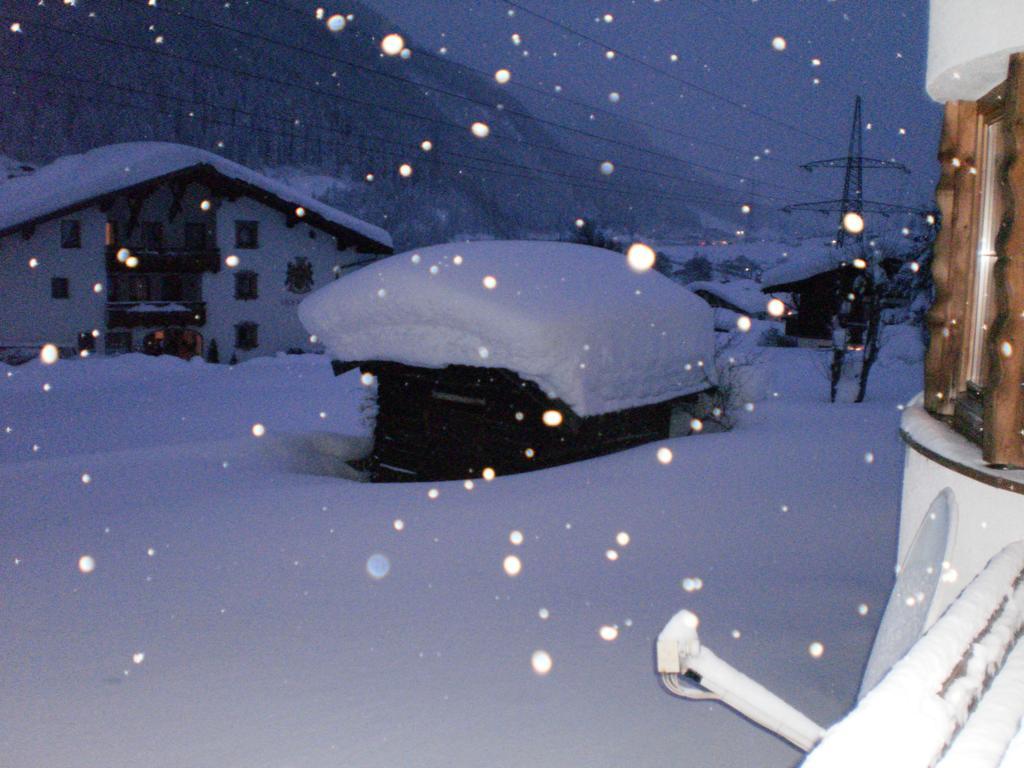 Haus Mattle Apartment Pettneu am Arlberg Ruang foto