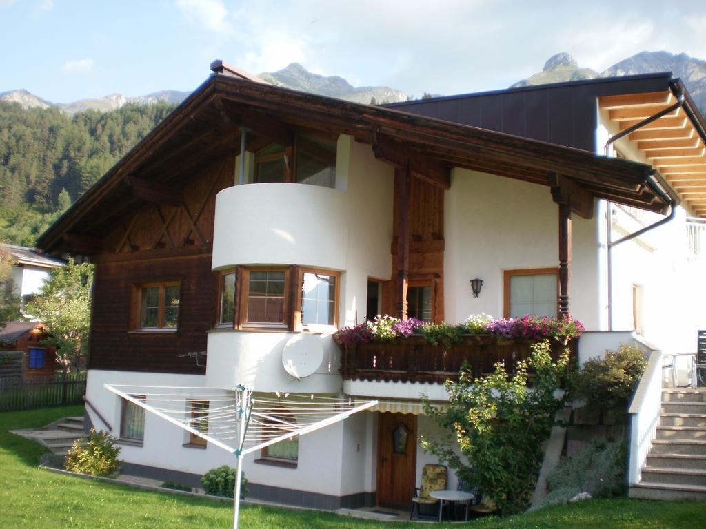 Haus Mattle Apartment Pettneu am Arlberg Ruang foto