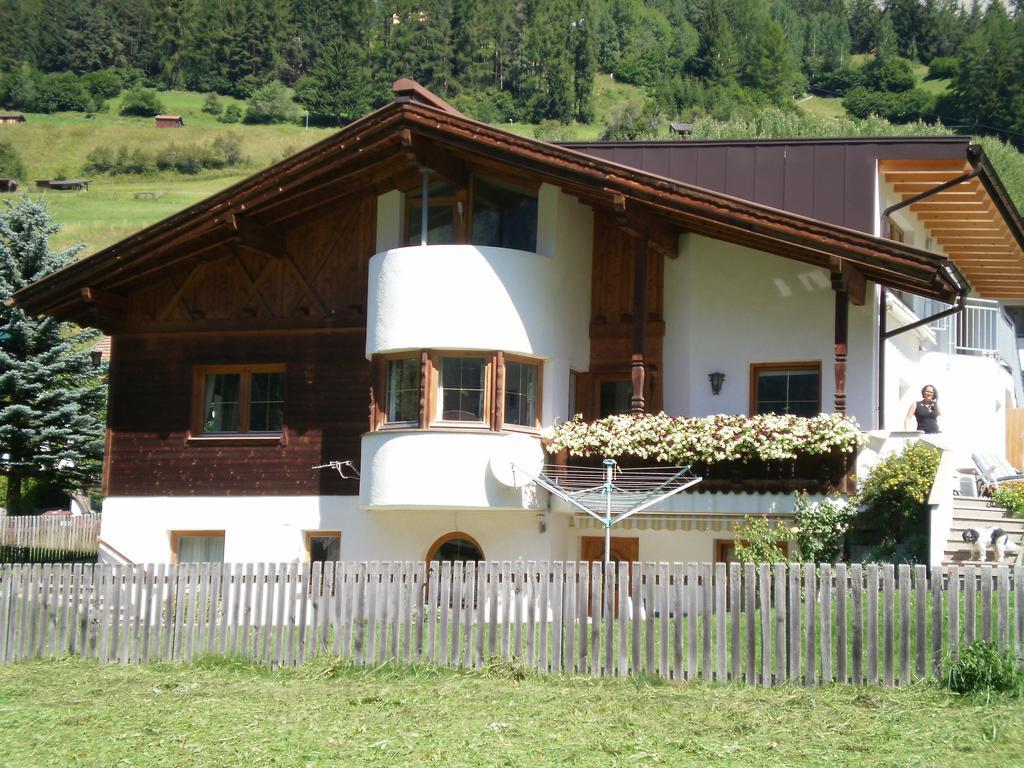 Haus Mattle Apartment Pettneu am Arlberg Ruang foto