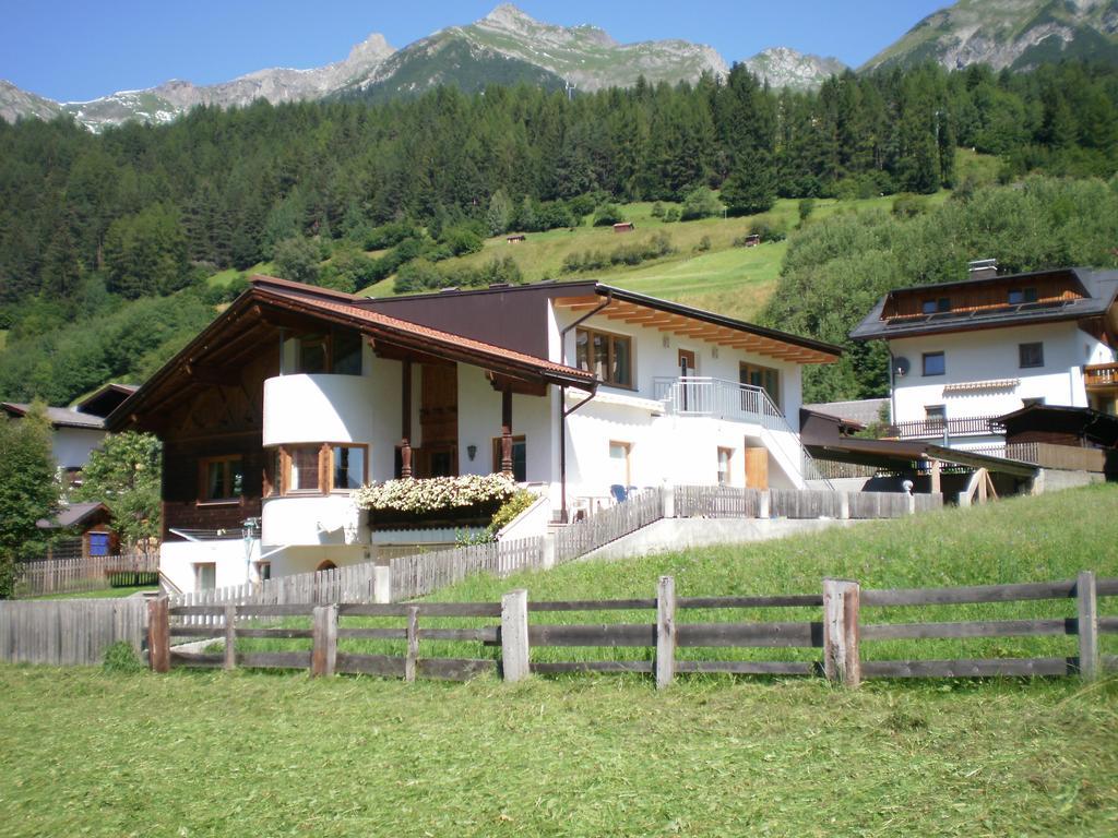 Haus Mattle Apartment Pettneu am Arlberg Ruang foto