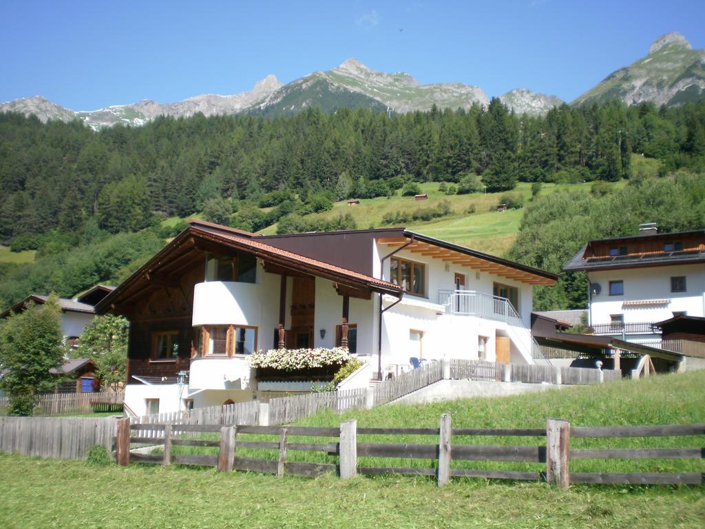Haus Mattle Apartment Pettneu am Arlberg Ruang foto