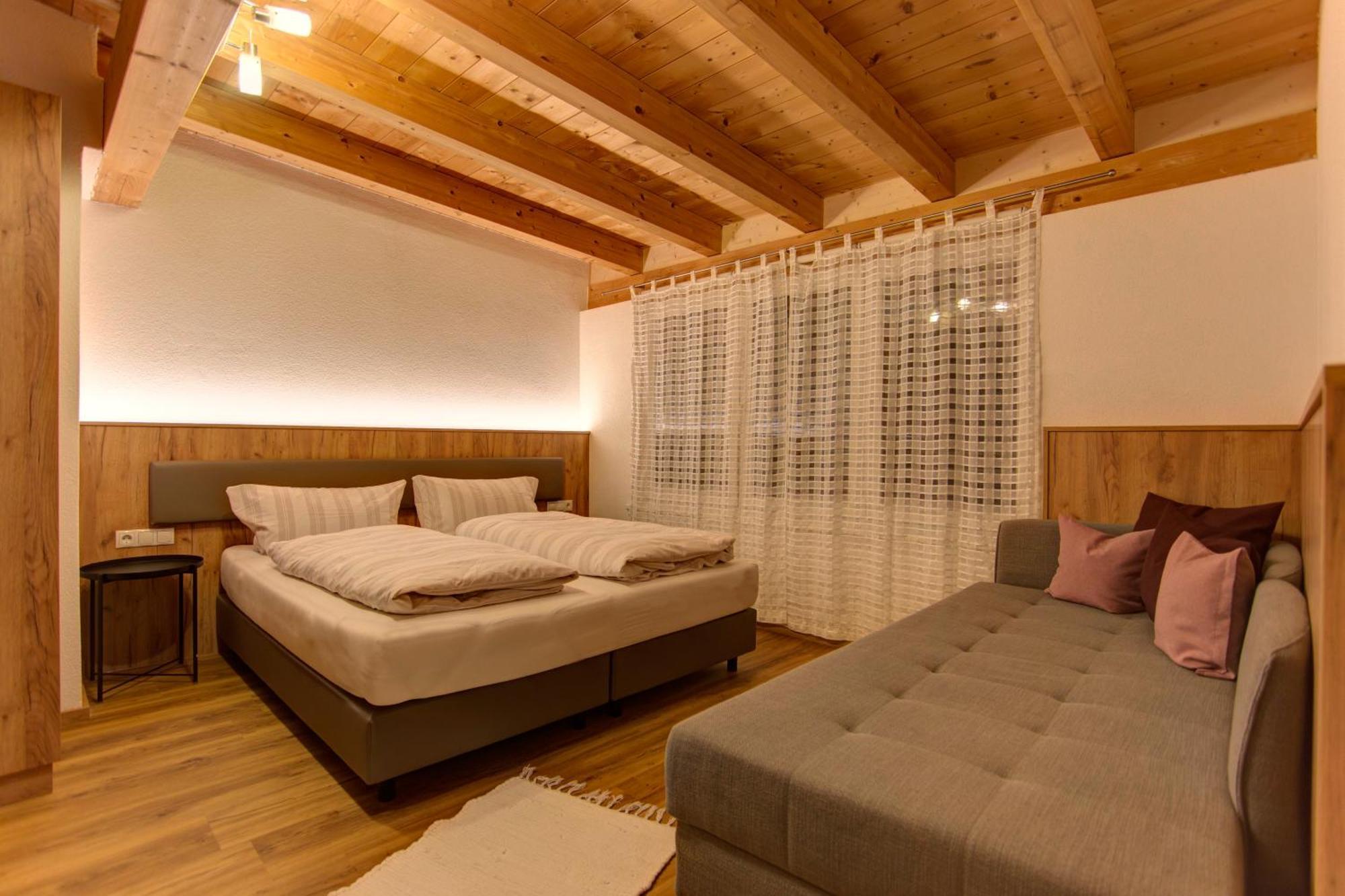 Haus Mattle Apartment Pettneu am Arlberg Bagian luar foto