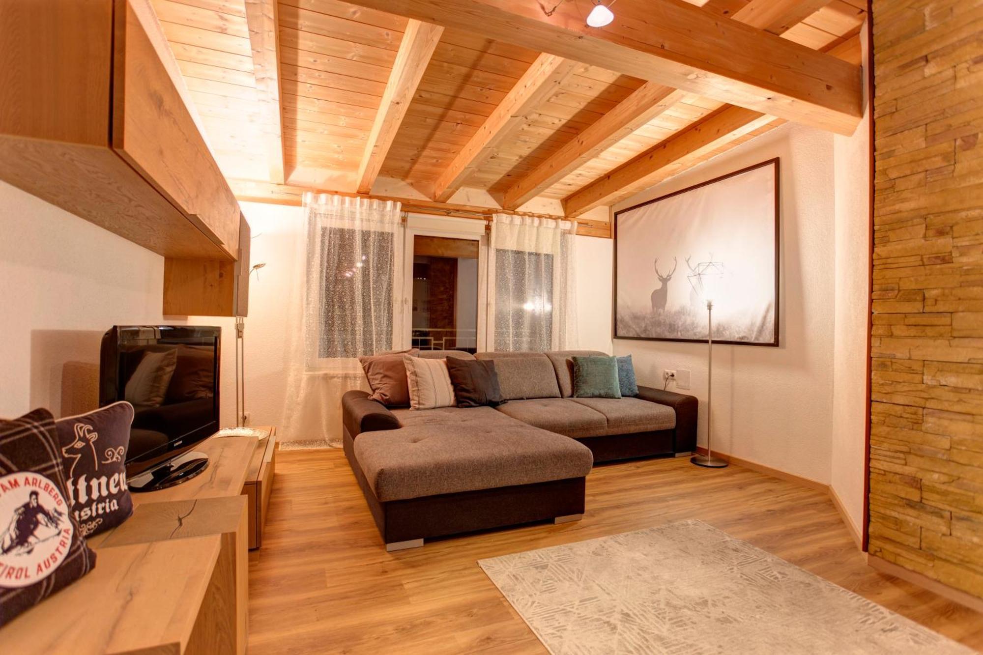 Haus Mattle Apartment Pettneu am Arlberg Bagian luar foto
