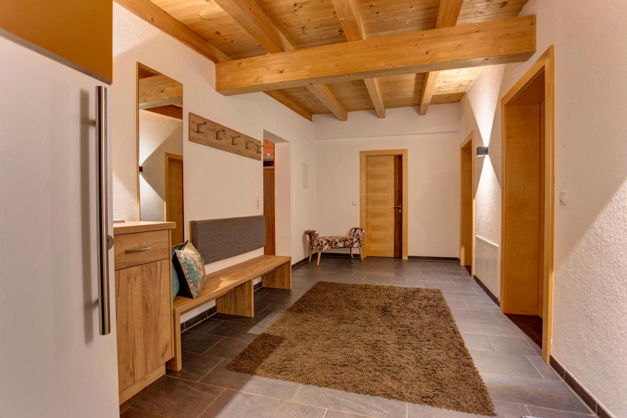 Haus Mattle Apartment Pettneu am Arlberg Bagian luar foto