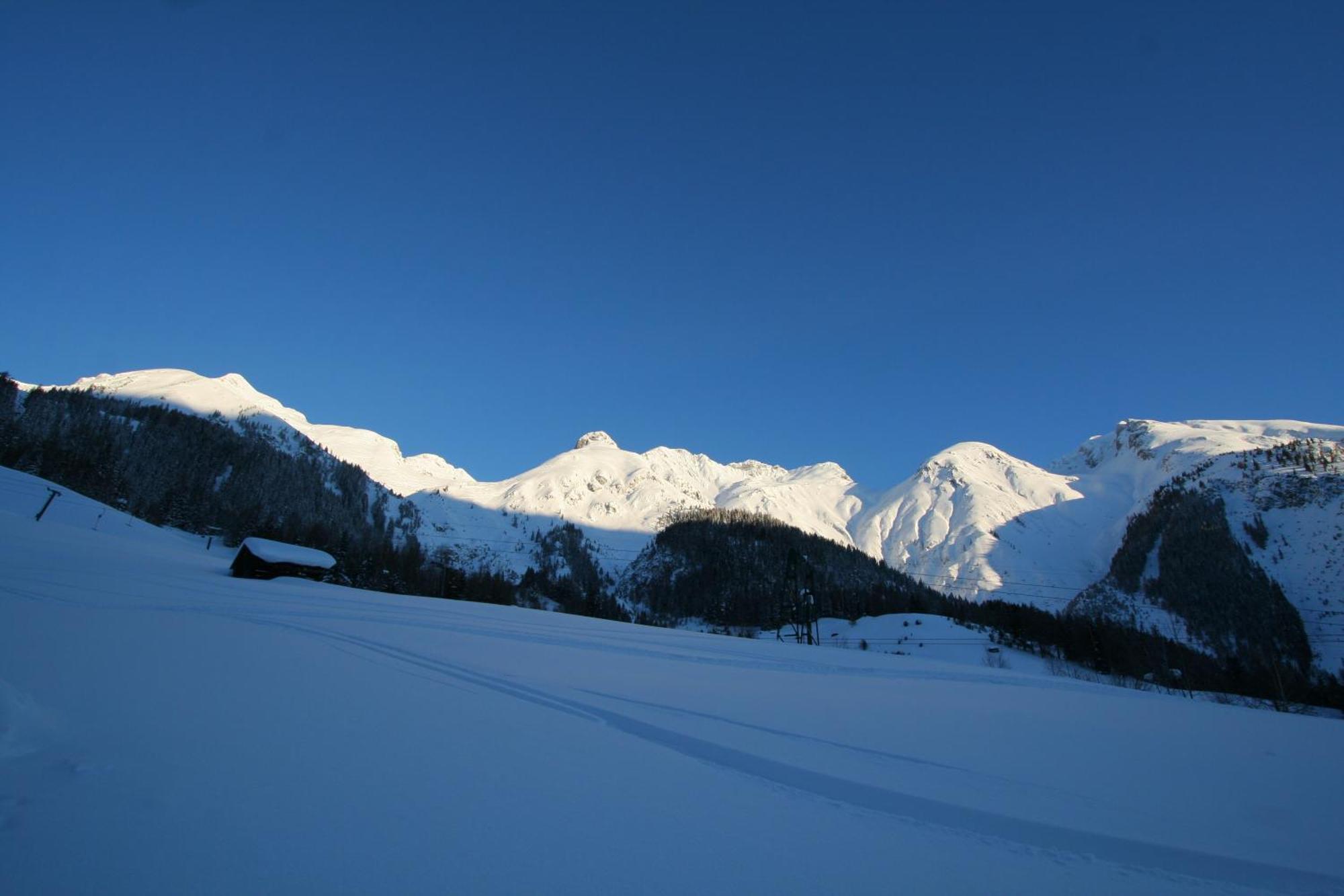 Haus Mattle Apartment Pettneu am Arlberg Bagian luar foto