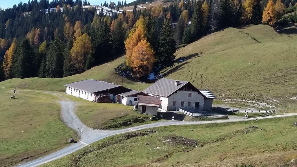 Haus Mattle Apartment Pettneu am Arlberg Bagian luar foto