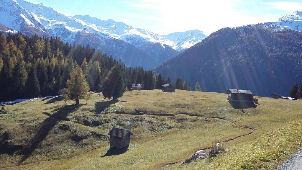 Haus Mattle Apartment Pettneu am Arlberg Bagian luar foto