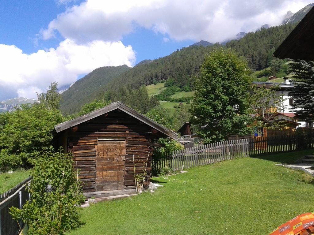 Haus Mattle Apartment Pettneu am Arlberg Bagian luar foto