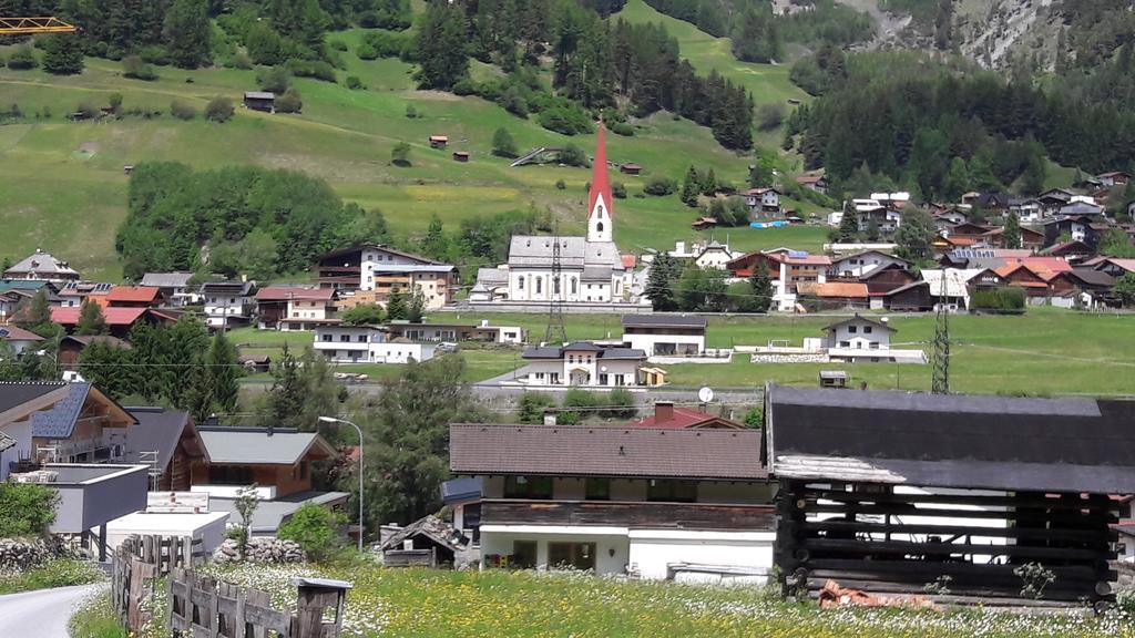 Haus Mattle Apartment Pettneu am Arlberg Bagian luar foto